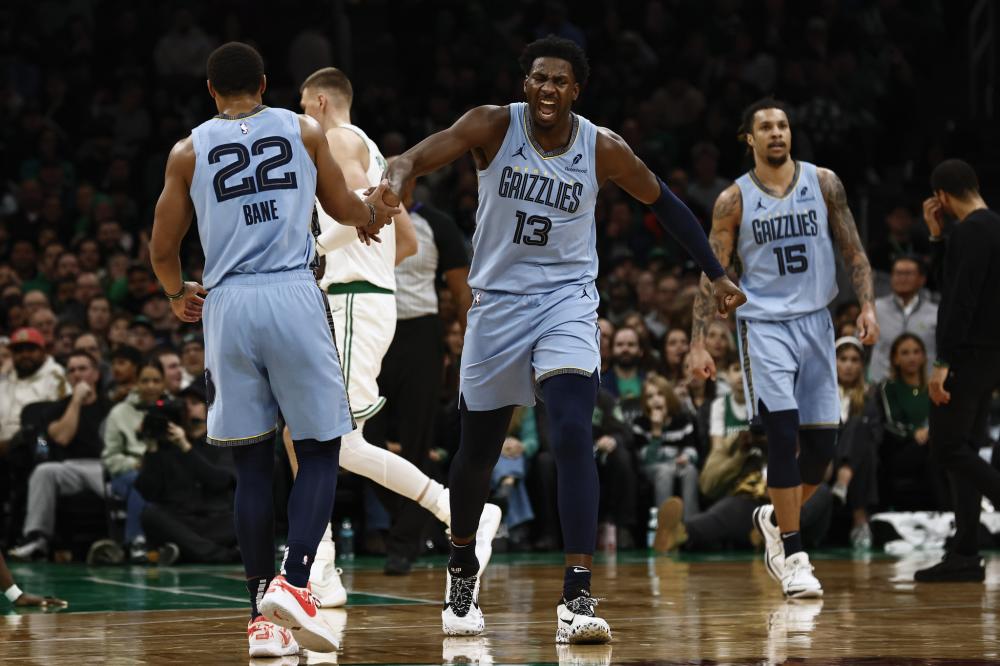 男足面临的 男足面临的